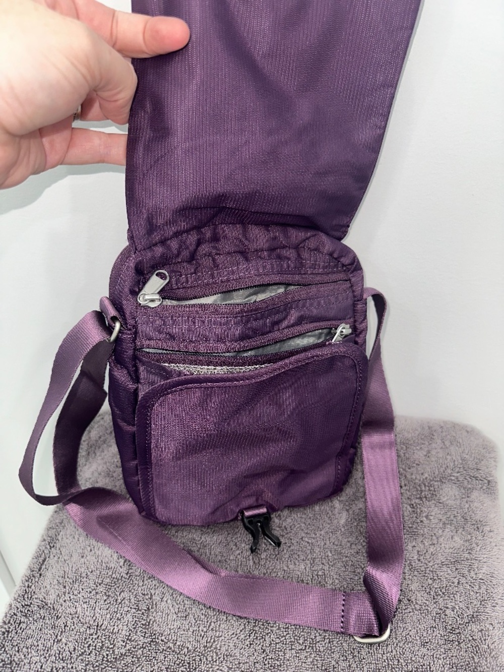 EUC eBags Eggplant Purple Small Crossbody Bag - Picture 5 of 6